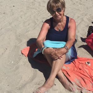 Meet your Posher, Nona